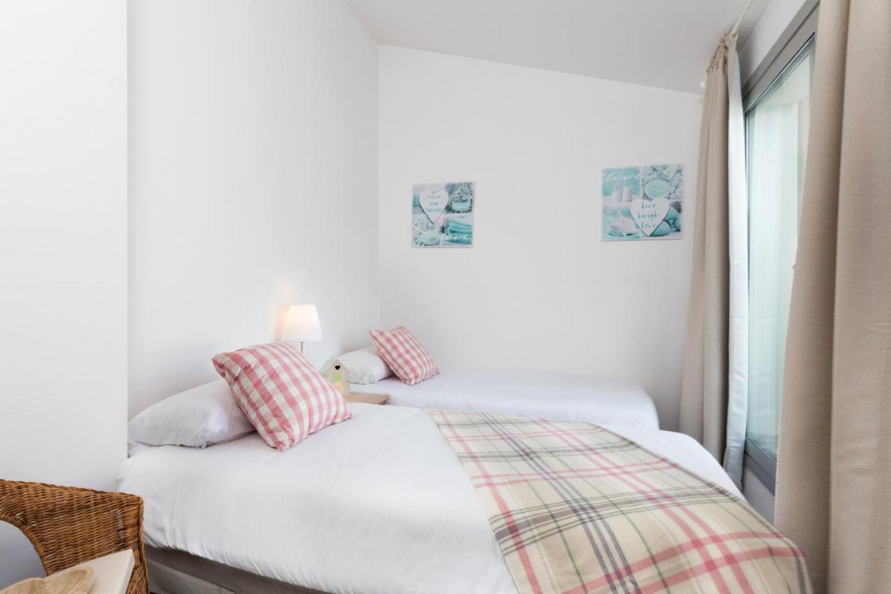 Apartamentos Cornellalux 2 Cornellà de Llobregat Kültér fotó