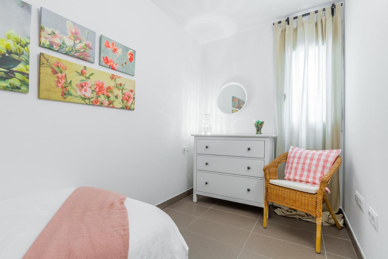 Apartamentos Cornellalux 2 Cornellà de Llobregat Kültér fotó